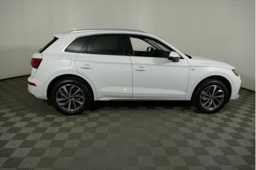 2022 Audi Q5 Premium 45 TFSI S line quattro S tronic