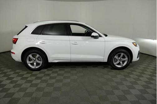 2025 Audi Q5 Premium 40 TFSI quattro S tronic