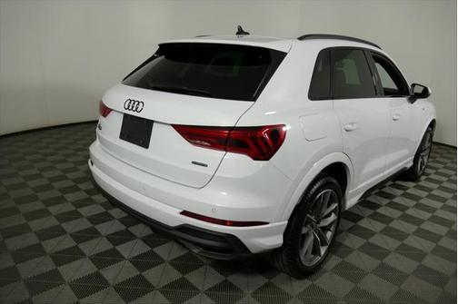2024 Audi Q3 Premium 45 TFSI S line quattro Tiptronic