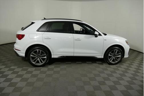 2024 Audi Q3 Premium 45 TFSI S line quattro Tiptronic