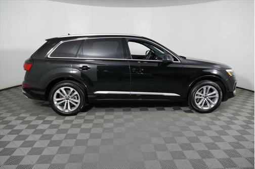 2025 Audi Q7 Premium Plus 55 TFSI quattro Tiptronic