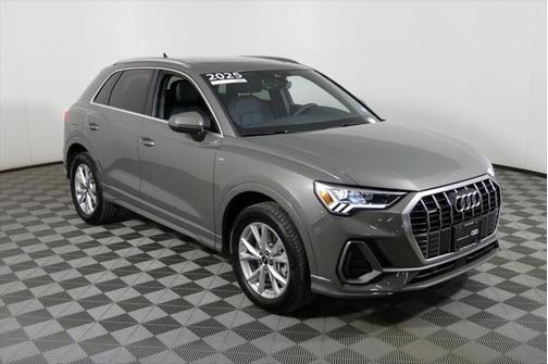 2025 Audi Q3 Premium 45 TFSI S line quattro Tiptronic
