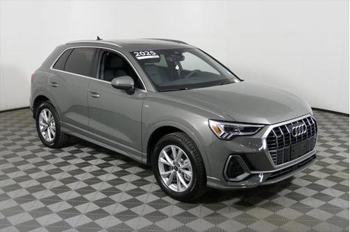 2025 Audi Q3 Premium 45 TFSI S line quattro Tiptronic