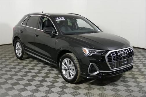 2025 Audi Q3 Premium 45 TFSI S line quattro Tiptronic