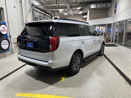Silver Metallic 2025 Ford Expedition Active