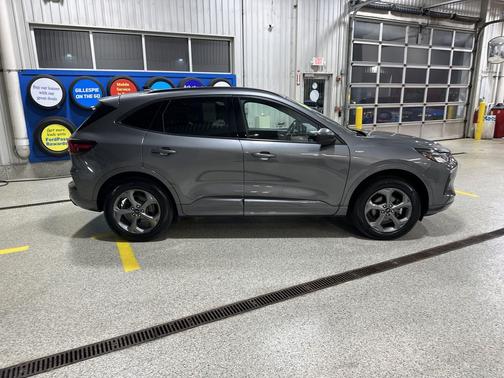 Carbonized Gray Metallic 2024 Ford Escape ST-Line