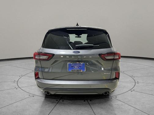 Carbonized Gray Metallic 2024 Ford Escape ST-Line