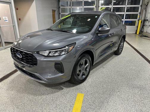Carbonized Gray Metallic 2024 Ford Escape ST-Line