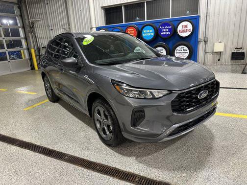 Carbonized Gray Metallic 2024 Ford Escape ST-Line