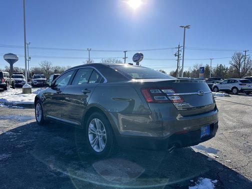 2016 Ford Taurus SE