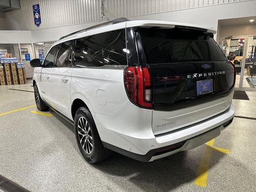 Oxford White 2025 Ford Expedition Max Platinum