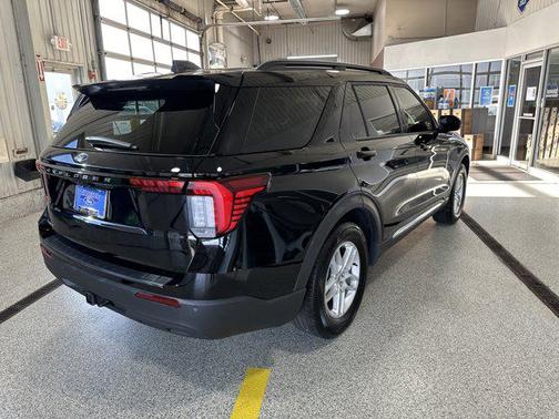 Agate Black Metallic 2025 Ford Explorer Active