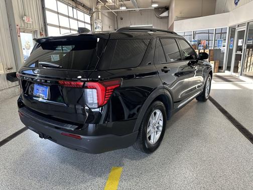 Agate Black Metallic 2025 Ford Explorer Active