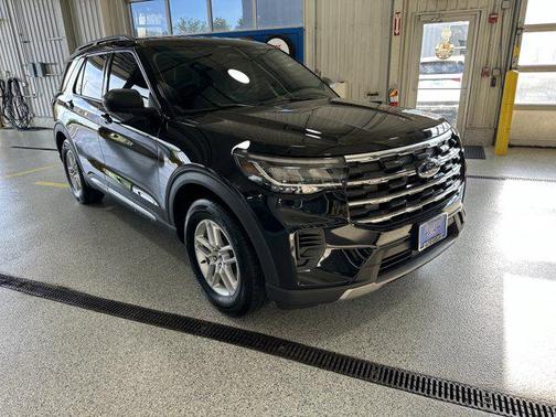 Agate Black Metallic 2025 Ford Explorer Active
