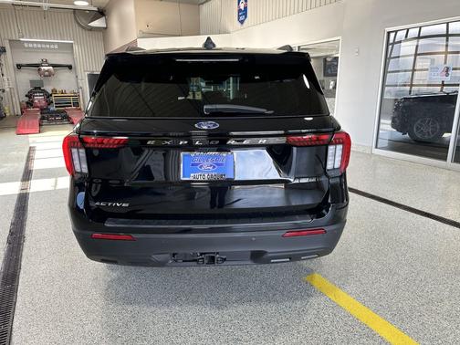 Agate Black Metallic 2025 Ford Explorer Active