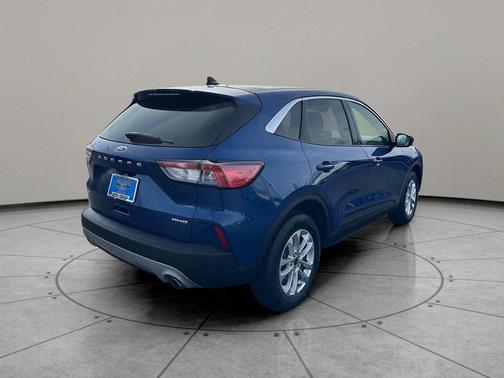 Atlas Blue Metallic 2022 Ford Escape SE