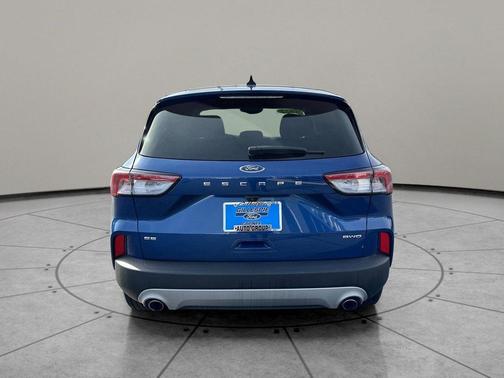 Atlas Blue Metallic 2022 Ford Escape SE