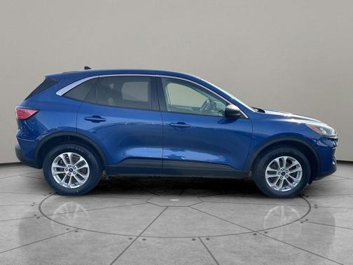 Atlas Blue Metallic 2022 Ford Escape SE