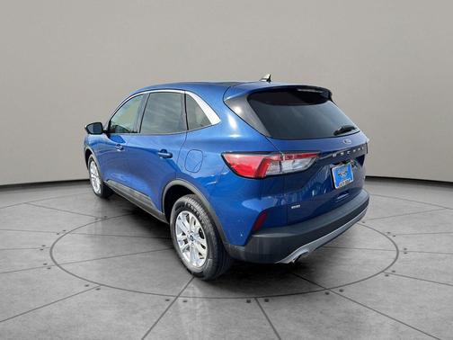 Atlas Blue Metallic 2022 Ford Escape SE