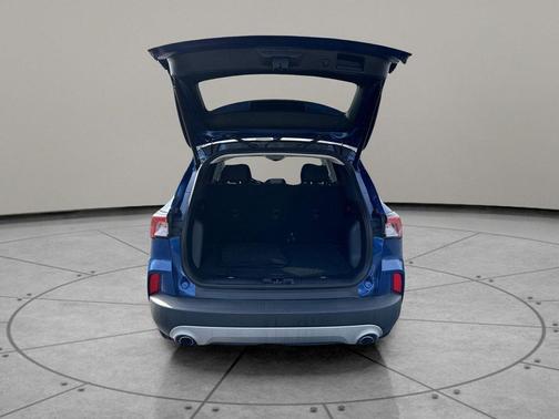 Atlas Blue Metallic 2022 Ford Escape SE
