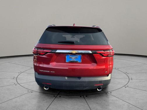 Radiant Red Tintcoat 2023 Chevrolet Traverse LT Cloth