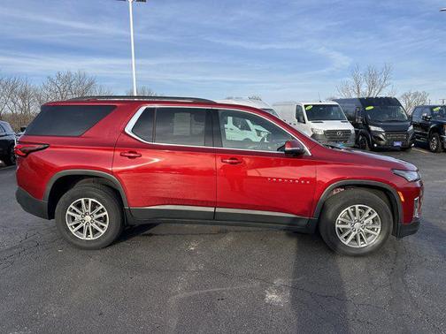 Radiant Red Tintcoat 2023 Chevrolet Traverse LT Cloth