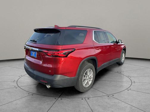 Radiant Red Tintcoat 2023 Chevrolet Traverse LT Cloth