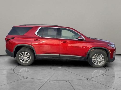 Radiant Red Tintcoat 2023 Chevrolet Traverse LT Cloth