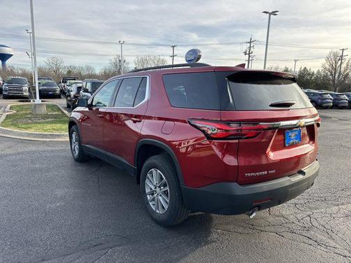 Radiant Red Tintcoat 2023 Chevrolet Traverse LT Cloth