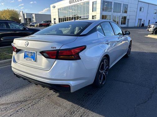 2023 Nissan Altima SR FWD