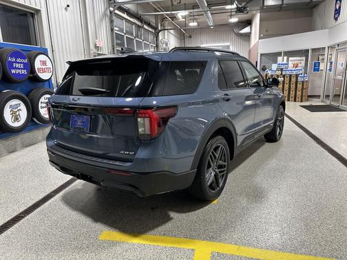Vapor Blue 2025 Ford Explorer ST-Line