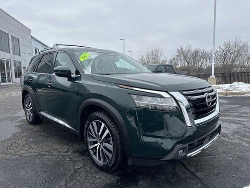 2022 Nissan Pathfinder Platinum 4WD