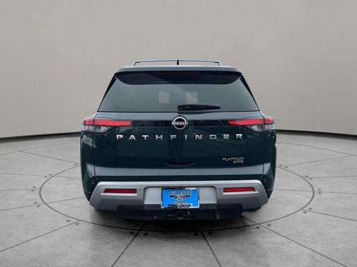 Obsidian Green Pearl 2022 Nissan Pathfinder Platinum 4WD