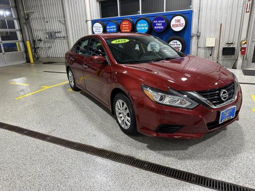 Cayenne Red 2016 Nissan Altima 2.5 S