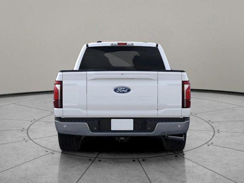Star White Metallic Tri-Coat 2026 Ford F-150 Lariat