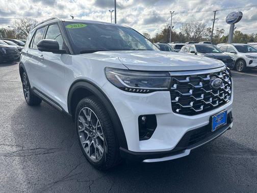 2025 Ford Explorer Platinum