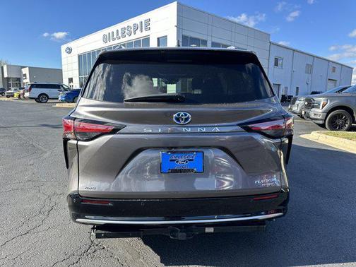 2023 Toyota Sienna Platinum 7 Passenger