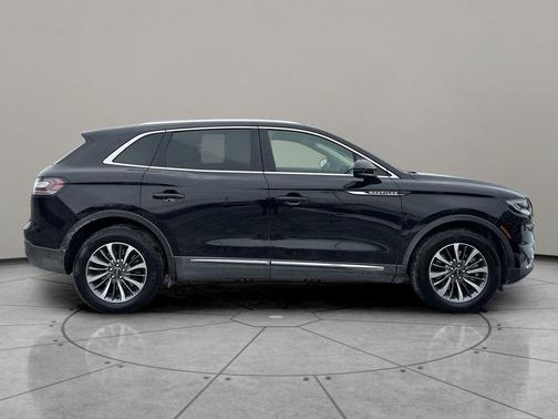 INFINITE BLACK MET CC 2022 Lincoln Nautilus Standard
