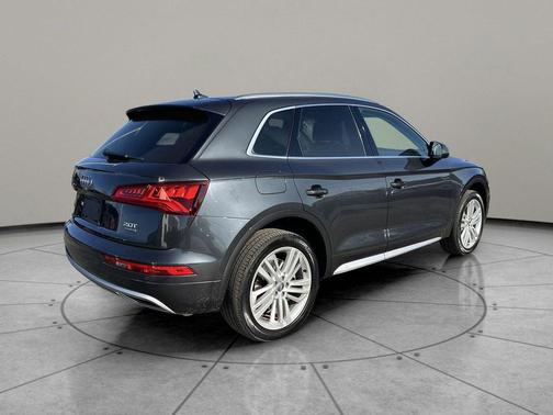 Manhattan Gray Metallic 2018 Audi Q5 2.0T Tech Premium