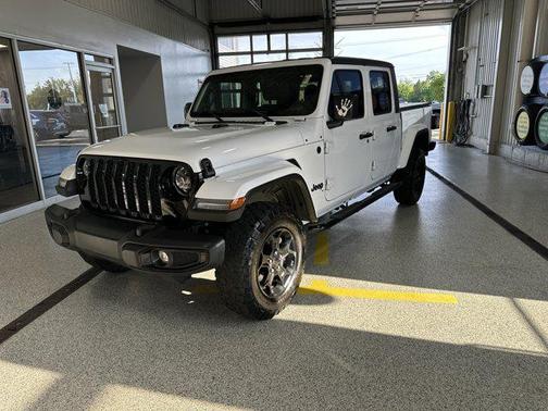 Bright White Clearcoat 2023 Jeep Gladiator Willys 4x4