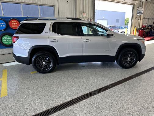 Quicksilver Metallic 2019 GMC Acadia SLT-1