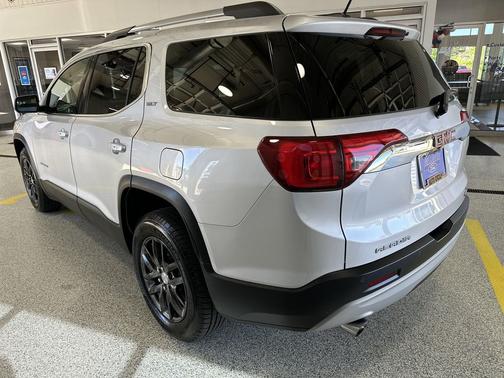 Quicksilver Metallic 2019 GMC Acadia SLT-1