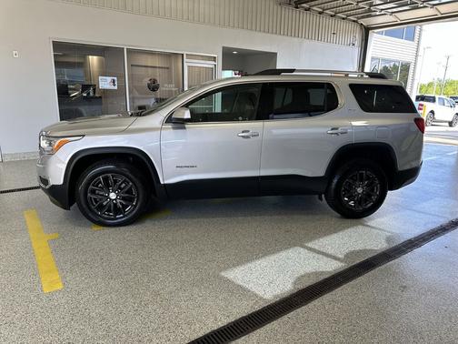 Quicksilver Metallic 2019 GMC Acadia SLT-1
