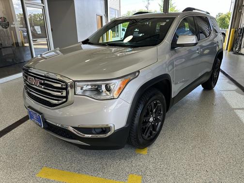 Quicksilver Metallic 2019 GMC Acadia SLT-1