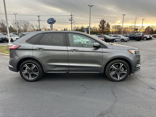 2022 Ford Edge ST
