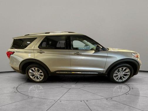 Iconic Silver Metallic 2024 Ford Explorer Limited