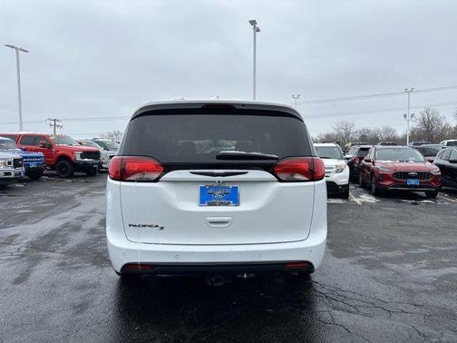 2020 Chrysler Pacifica Touring