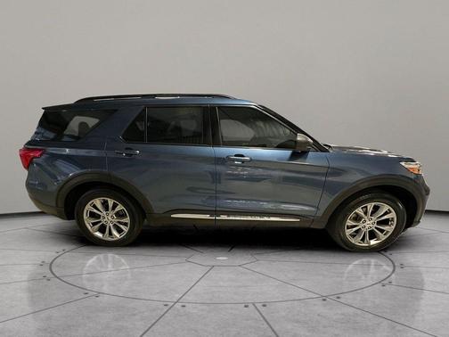Blue Metallic 2020 Ford Explorer XLT