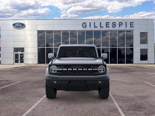 Avalanche Gray 2026 Ford Bronco Outer Banks