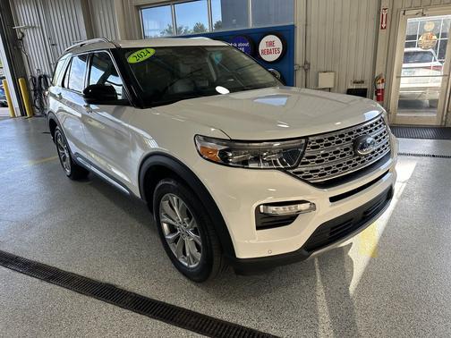 White Metallic 2024 Ford Explorer Limited